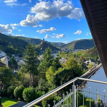 Burg,mosel,tal-blick * Cochem
