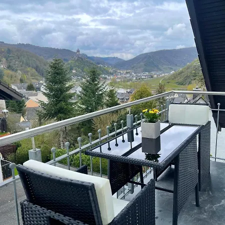 Burg,mosel,tal-blick * Cochem