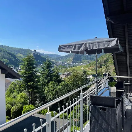 Burg,mosel,tal-blick *