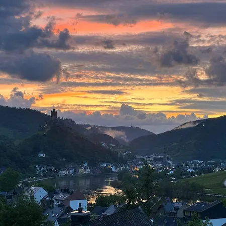 Burg,mosel,tal-blick * Cochem