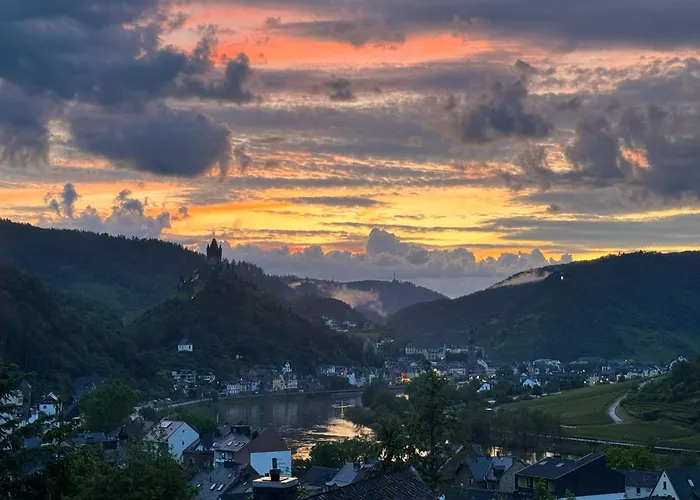 Burg,mosel,tal-blick * Cochem